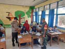 Sinergi Babinsa Koramil 07 Tompobulu Kawal Program Makan Gratis untuk Siswa di Sapaya