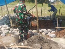 Tingkatkan Produktivitas Pertanian Babinsa Pattallassang Dampingi Pembangunan Rumah Pompa