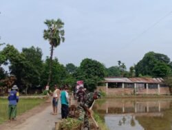 Aksi Nyata Babinsa Tompobulu: Pimpin Karya Bakti Perbaikan Saluran Air di Rannaloe