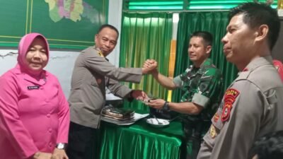 Sinergi Abadi: Kapolsek Bajeng Kunjungi Koramil 06 Bajeng, Beri Kejutan dan Rayakan Ulang Tahun TNI Ke-80