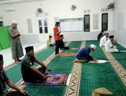Komsos dan Sholat Subuh Berjamaah, Babinsa Tingkatkan Silaturahmi dengan Masyarakat Binaan