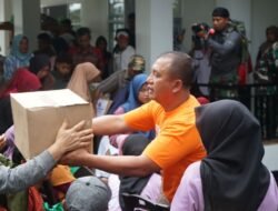 Di Sela Hasanuddin Offroad, Dandim Gowa Dampingi Pangdam XIV/Hsn Salurkan Sembako untuk Anak Yatim dan Warga Kurang Mampu di Malino