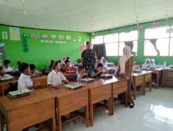 Pendampingan Program Makanan Bergizi Gratis oleh Babinsa Desa Romanglasa di SD dan SDI Bontonompo