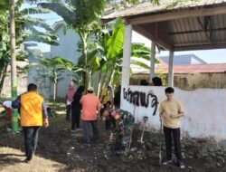 Melalui Karya Bakti, Babinsa Mangalli Bersama Warga dan Mahasiswa Ciptakan Lingkungan Bersih dan Sehat