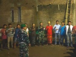 Personil Koramil 1409-06/Bajeng Bersama Komduk Gelar Patroli Gabungan Jaga Stabilitas Keamanan di Wilayah Bajeng Barat