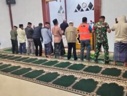 Babinsa Koramil 1409-04/Tinggimoncong Sholat Subuh Berjamaah, Wujud Kemanunggalan TNI dengan Rakyat