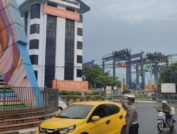 Ciptakan Kamseltibcarlantas, Satlantas Pelabuhan Makassar Plotting Personel di Jalur Licin