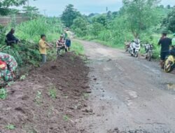 Bukan Hanya Bersih-Bersih: Babinsa Biringbulu Gowa Jadikan Selokan Rumpuka Ajang Konsolidasi Kemanunggalan TNI