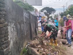 Jaga Kebersihan, Babinsa Serka Syamsir Motivasi Warga Jadikan Karya Bakti Ajang Silaturahmi