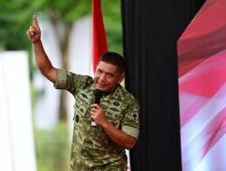 Pangdam XIV/Hsn Dorong Kepemimpinan Profesional dan Berintegritas Kepada Kades se-Sulsel