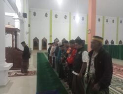 Jaga Kedamaian Lewat Doa: Momen Sertu M. Kasim Safari Subuh Bersama Warga di Masjid Besar Malakaji