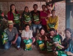 Kawal Swasembada Pangan, Sertu Makmur Dampingi Penyaluran Ratusan Kilo Benih Padi di Biringbulu