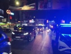 Strong Point di Jam Pulang Kantor, Satlantas Polres Pelabuhan Makassar Urai Kemacetan Malam Hari