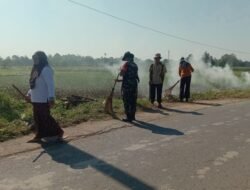 Aksi Manunggal TNI, Babinsa Kodim 1409/Gowa Pimpin Warga Bersihkan Jalan Penghubung di Parangbanoa