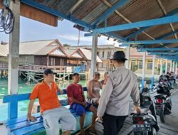 Humanis di Tengah Ombak: Polisi Kepulauan Sangkarrang Sambangi Warga Barrang Lompo, Pantau Cuaca Ekstrem