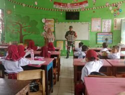 Pastikan Gizi Terpenuhi, Babinsa Koramil Bontomarannu Dampingi Penyaluran 1.000 Paket MBG