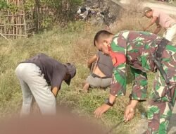 Antisipasi Banjir, Babinsa Kodim Gowa dan Aparat Desa Salajangki Kompak Bersihkan Lingkungan