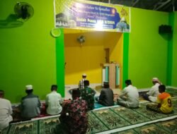 Perkokoh Kemanunggalan TNI-Rakyat, Babinsa Bontomarannu Komsos Usai Shalat Subuh Berjamaah