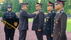 Wakapolda Sulsel Pimpin Upacara Penganugerahan Satyalancana Pengabdian Personel Polda Sulsel