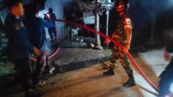 Respon Cepat Babinsa Koramil Bontomarannu dan Damkar Gowa Atasi Kebakaran Rumah di Borongloe