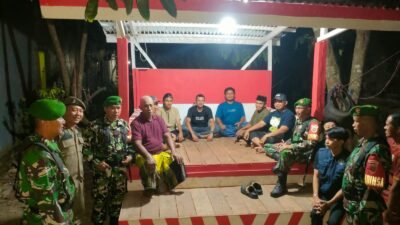 Wujudkan Gowa Damai, Tim Gabungan TNI-Komduk Pantau Pos Kamling Hingga Larut Malam