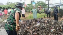 Sinergi Tanpa Batas Koramil 1409-06/Bajeng Bersama Warga Mata Allo Gelar Karya Bakti Bahu-membahu Bersihkan Pasar Limbung