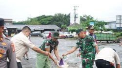 Wujudkan Lingkungan Bersih Danramil Bajeng Pimpin Karya Bakti Massal di Pasar Limbung dan Jalur Poros Gowa-Takalar