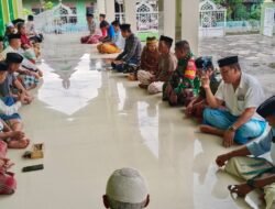 Sinergi di Pelataran Masjid: Babinsa Desa Pencong Koramil 07 Tompobulu Perkuat Silaturahmi Melalui Komsos