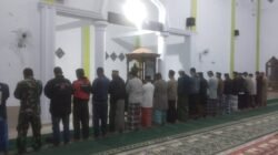 Pererat Silaturahmi, Babinsa Koramil Tompobulu Gelar Safari Subuh di Masjid Besar Malakaji