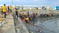 Personel Polres Bone dan Sat Brimob Yon C Bone Korve di Sekitar TPI Bajoe, Wujud Dukungan Arahan Presiden