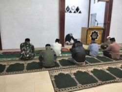 Masjid Baiturrahman Menjadi Saksi Kedekatan Babinsa Buluttana dengan Masyarakat