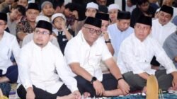 Awali Bulan Ramadan 1447 H : Dandim 1409/Gowa bersama Forkopimda dan Ribuan Warga Tarawih Perdana di Masjid Agung Syech Yusuf