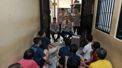 Sentuhan Spiritual di Bulan Suci, Wakapolres Gowa Beri Tausiyah untuk Para Tahanan