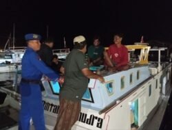 Waspada Angin Kencang dan Gelombang Tinggi, Satpolairud Polres Pelabuhan Makassar Sambangi Nelayan Paotere