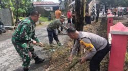Wujudkan Lingkungan Bersih dan Sehat, Babinsa Koramil 1409-05/Pallangga Gelar Karya Bakti Massal di Bungaejaya