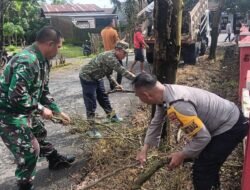 Wujudkan Lingkungan Bersih dan Sehat, Babinsa Koramil 1409-05/Pallangga Gelar Karya Bakti Massal di Bungaejaya