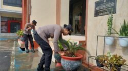 Jumat Bersih, Polres Gowa Kompak Laksanakan Kerja Bakti di Lingkungan Mako