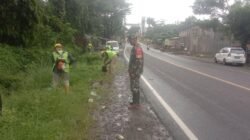 Wujudkan Lingkungan Bersih dan Aman, Babinsa Kodim 1409/Gowa Gerakkan Gotong Royong di Kelurahan Kalaserena