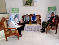 Komsos Babinsa Koramil 08 Bontonompo bersama Kader Posyandu Romanglasa: Wujudkan Pelayanan Kesehatan Prima untuk Warga