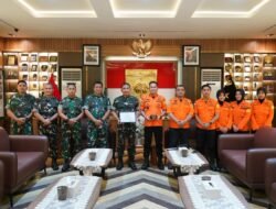 Pangdam XIV/Hsn Terima Penghargaan Kabasarnas RI atas Dedikasi Operasi SAR di Gunung Bulusaraung