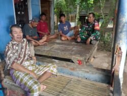 Babinsa Koramil 08/Bontonompo Gelar Komsos, Ingatkan Warga Jaga Silaturahmi dan Siaga Bencana