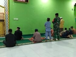Pererat Silaturahmi Lewat Ibadah, Babinsa Kodim 1409/Gowa Gelar Safari Subuh di Dusun Lambengi