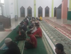 Membangun Sinergi Lewat Ibadah, Babinsa Kodim 1409/Gowa Laksanakan Safari Subuh di Kelurahan Malakaji