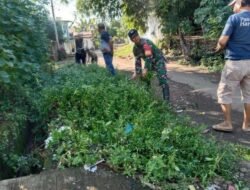 Wujudkan Lingkungan Asri, Babinsa Kodim 1409/Gowa dan Mahasiswa Bersihkan Semak di Kelurahan Samata