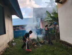 Pererat Silaturahmi, Babinsa Koramil Pallangga dan Masyarakat Pallangga Percantik Halaman Kantor Kelurahan