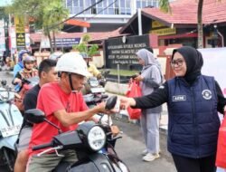 Sat Intelkam dan Humas Polres Makassar Pelabuhan Kompak Berbagi Takjil, Istiqomah Raih Berkah Ramadan