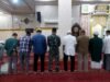 Sinergi di Balik Sajadah: Babinsa Koramil Somba Opu Rangkul Warga di Waktu Subuh