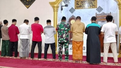 Safari Subuh Babinsa Tompobalang: Bangun Sinergi Spiritual dan Keamanan di Somba Opu