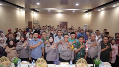 Pengukuhan FKPM Abbulo Sibatang , Kapolres Makassar Tekankan Sinergi Polri dan Masyarakat Jaga Kamtibmas