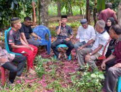 Lurah Alehanuae Muh.Amir Melayat Kerumah Warganya Hingga Hadiri Proses Pemakaman